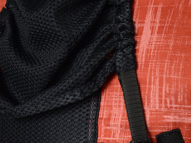 KiBi EVO Mramor terakota AIR - typ výplně bederního pásu: pevná výplň